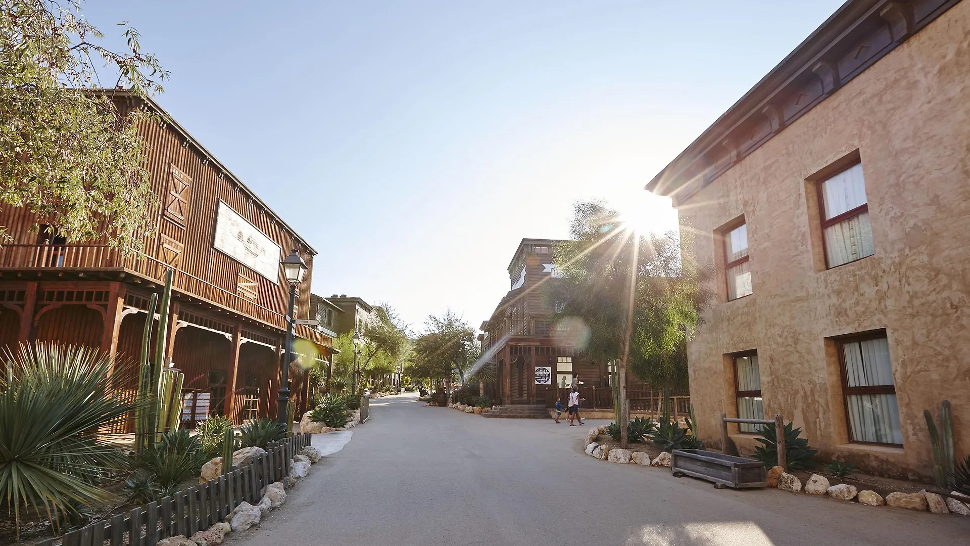 Portaventura Hotel Gold River - Includes Unlimited Access To Portaventura Park & 1 Access To Ferrari Land Salou