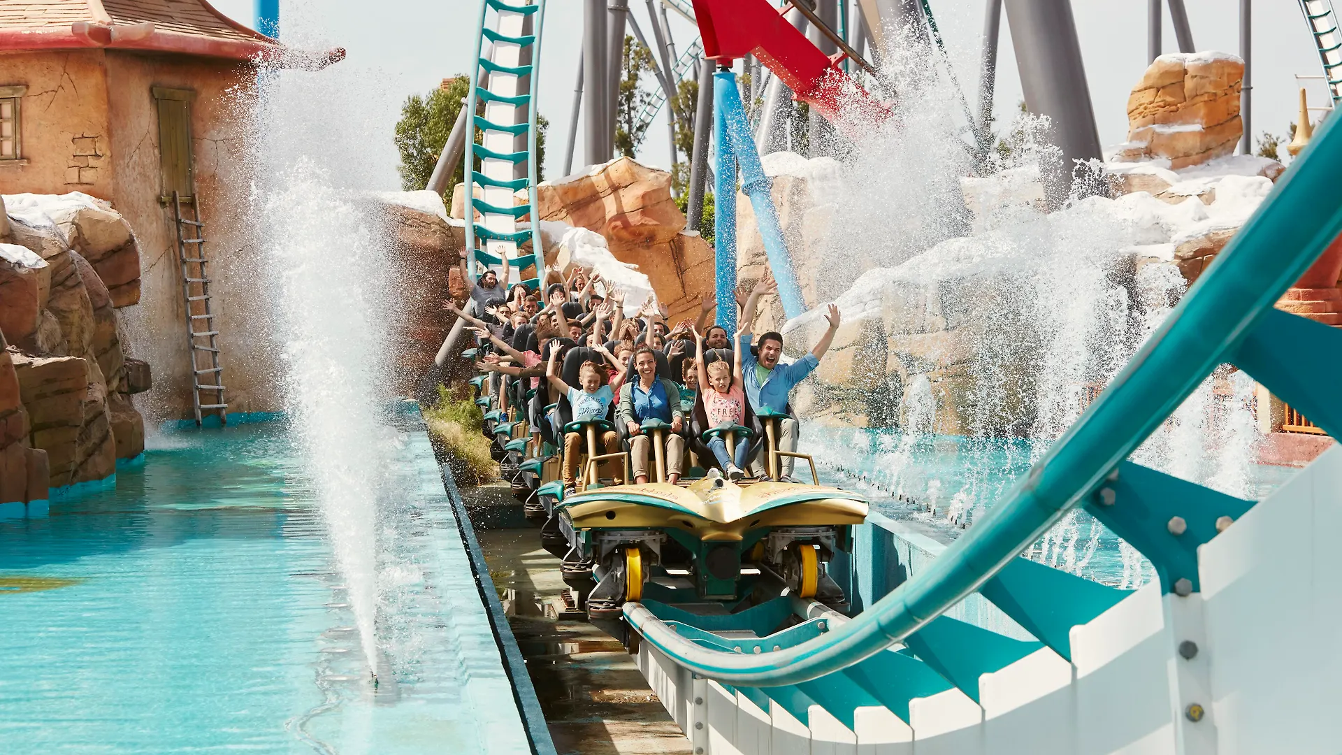 PortAventura Hotel Gold River: Theme Park Access Included Salou