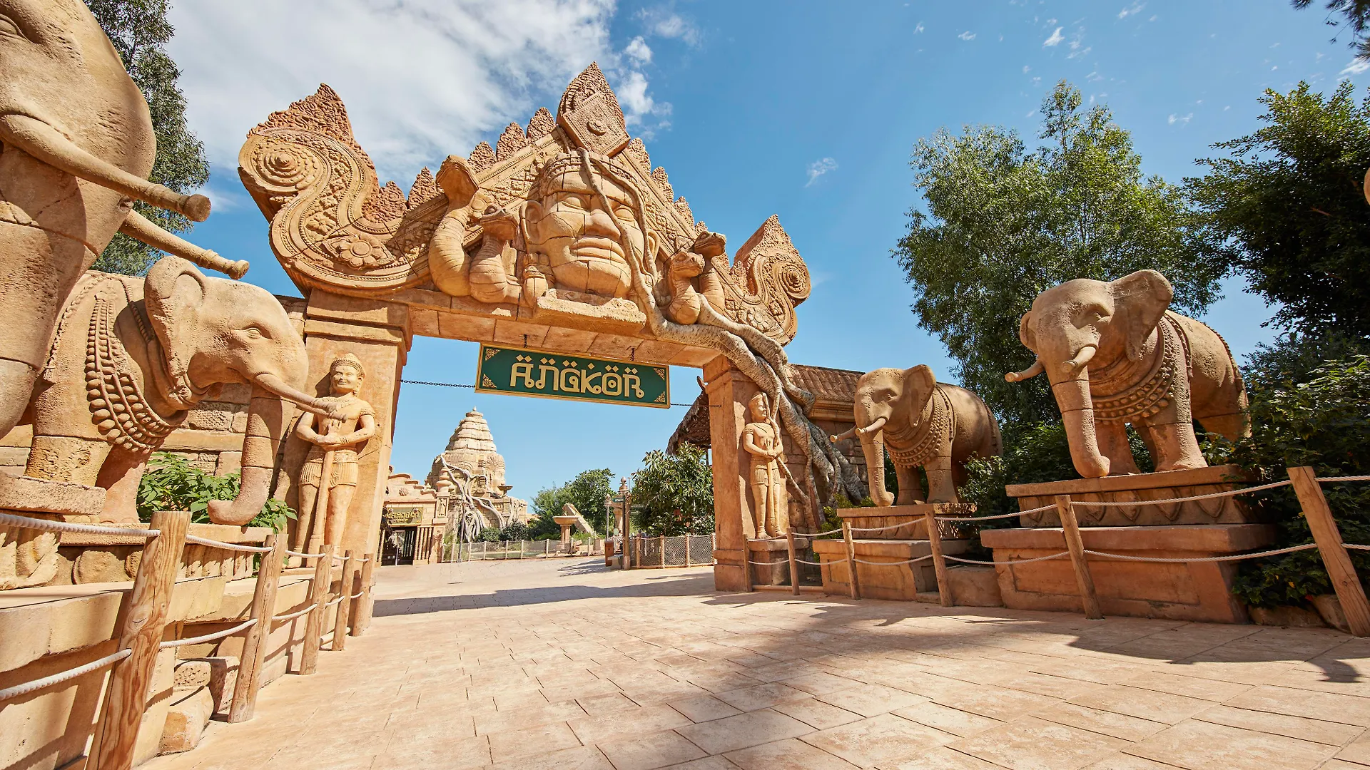 PortAventura Hotel Gold River: Theme Park Access Included Salou