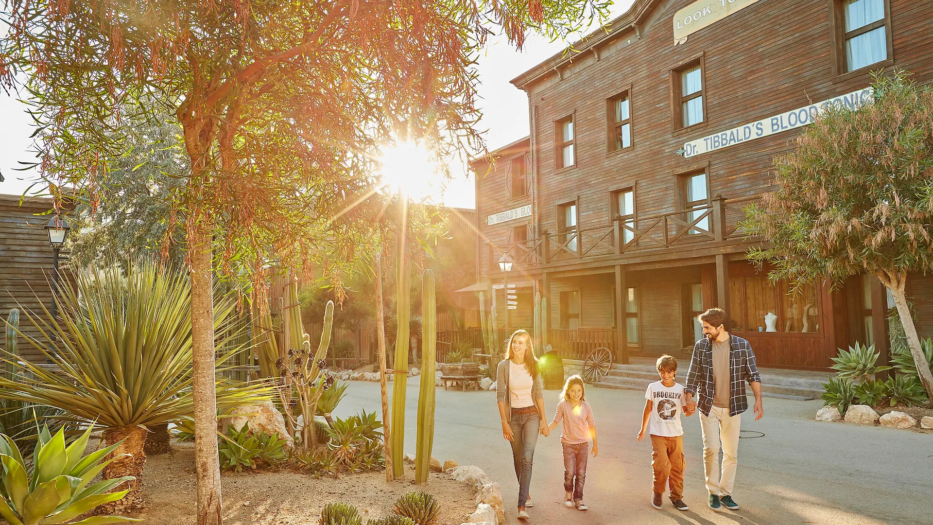 PortAventura Hotel Gold River: Theme Park Access Included Salou